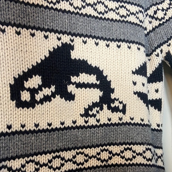 Aritzia TNA ‘Killer Whale’ RARE Cowichan Gray and Cream Patterned Zip-Up Sweater - Picture 10 of 15